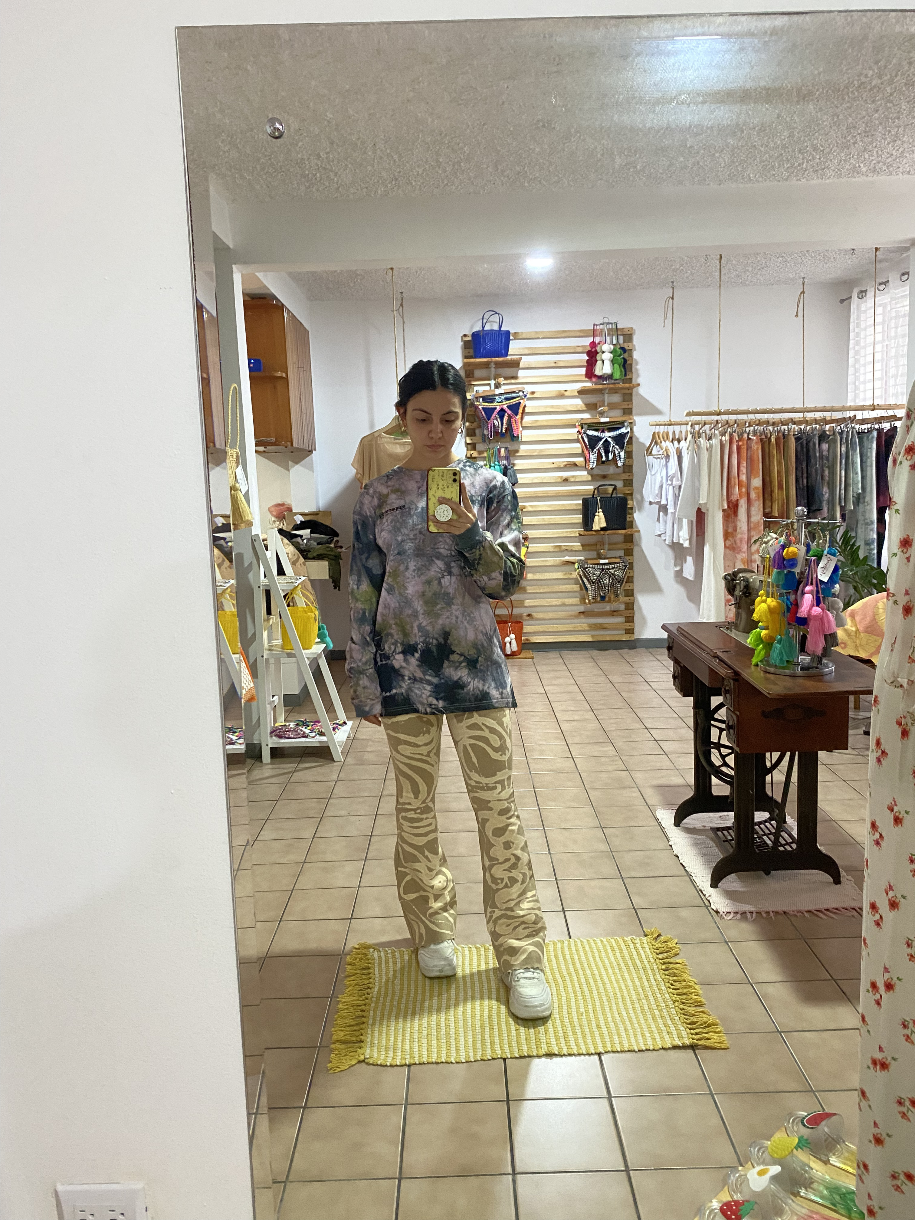 Pantalon Campana Beige Swirl – foto 4